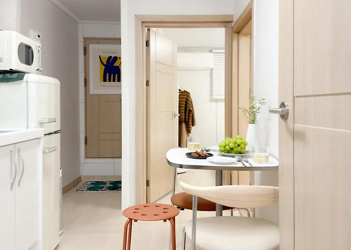 Od Gangnam #3 Min To Nonhyeon Stn #spacious 2br * Seul